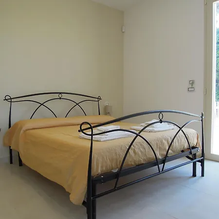 公寓 Tenuta Li Maritati 莱切